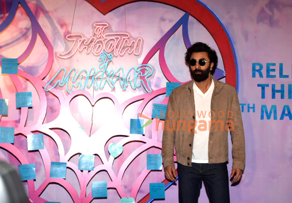 photos celebs grace the trailer launch of tu jhoothi main makkaar2 2