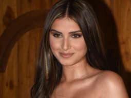 Photos: Celebs grace the wrap up party of the film Apurva