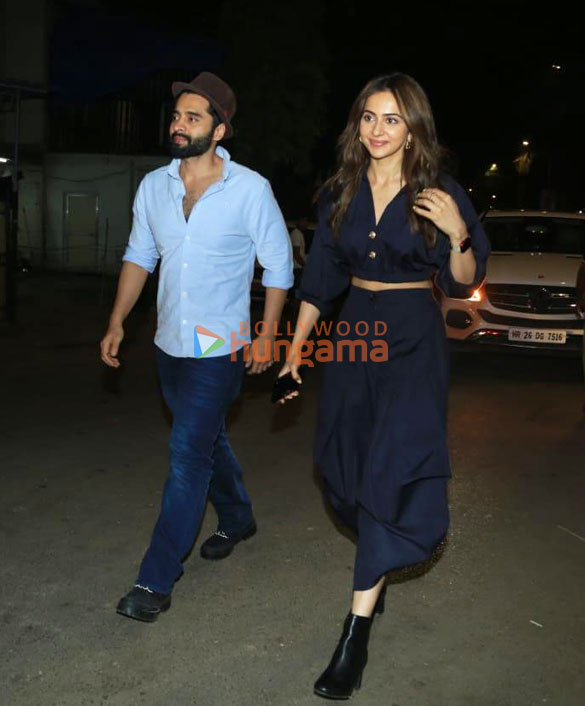 photos celebs snapped at one8 in juhu 3