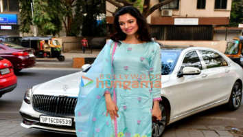 Photos: Divya Khosla Kumar snapped at the Vishesh Films office