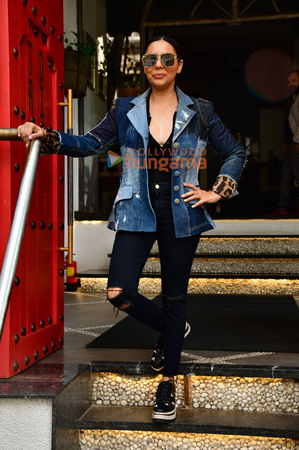 photos gauri khan snapped at tori restaurant in bandra 2
