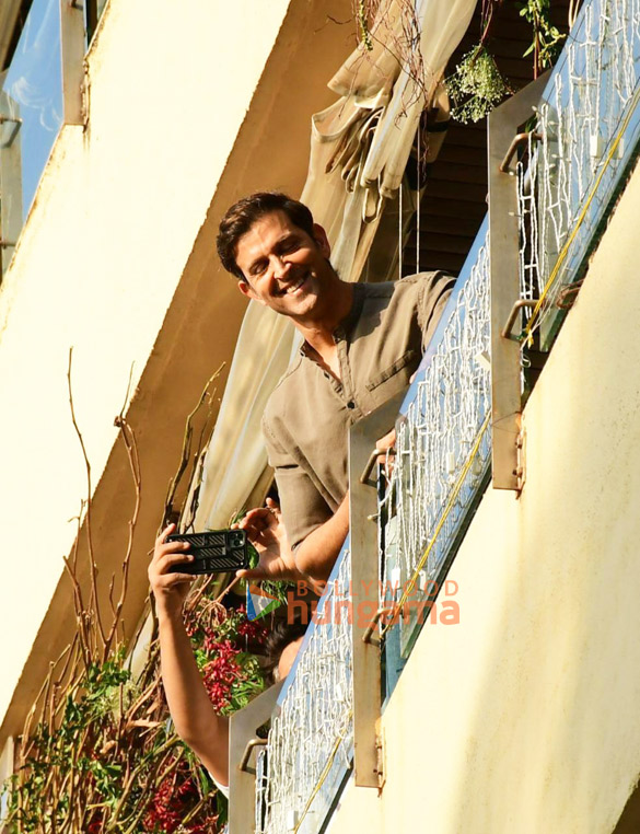 photos hrithik roshan spotted on his birthday at his residence in juhu 112 2