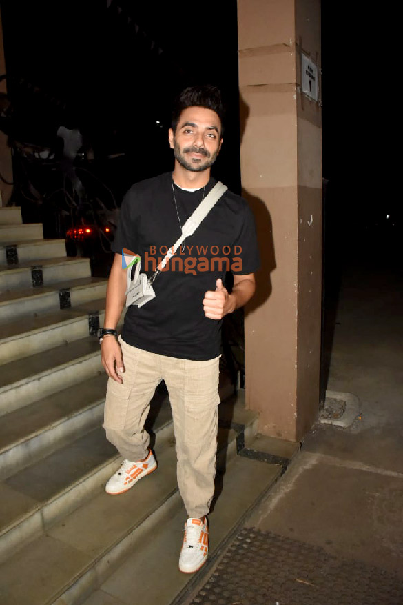 photos kajol imtiaz ali dia mirza and others snapped at bandra 6