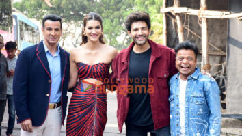 Photos: Kartik Aaryan, Kriti Sanon and the cast of Shehzada snapped promoting the film on sets of The Kapil Sharma Show