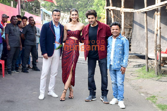 Photos Kartik Aaryan, Kriti Sanon and the cast of Shehzada snapped promoting the film on sets of The Kapil Sharma Show (7)