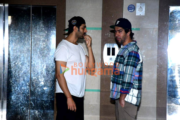 Photos: Kartik Aaryan and Rohit Dhawan snapped in Andheri Photos: Kartik Aaryan and Rohit Dhawan snapped in Andheri