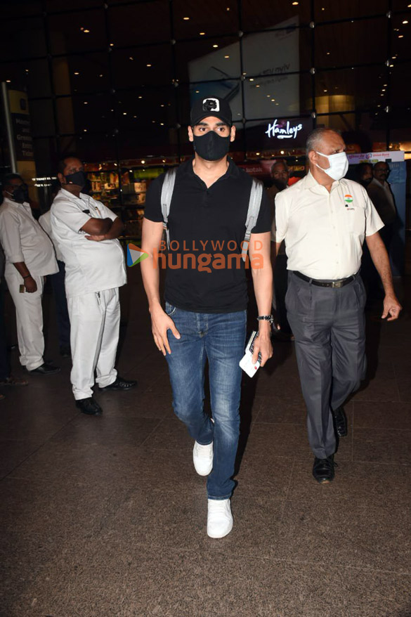 photos kiara advani sidharth malhotra aishwarya rai bachchan and others snapped at the airport 5