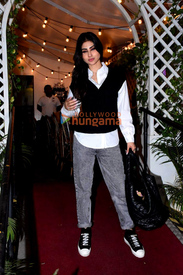 photos mouni roy snapped in bandra 3 3