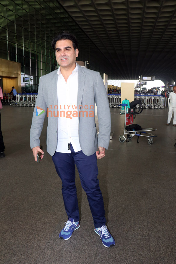 photos rakul preet singh kareena kapoor khan and arbaaz khan snapped at the airport 5
