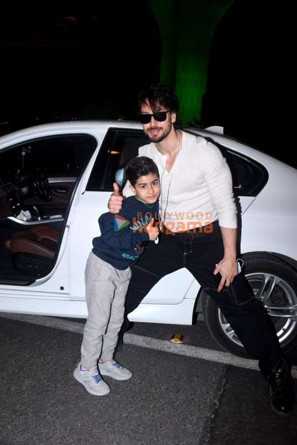 photos ranbir kapoor tiger shroff and boney kapoor snapped at the airport 2