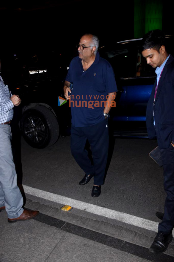photos ranbir kapoor tiger shroff and boney kapoor snapped at the airport 3