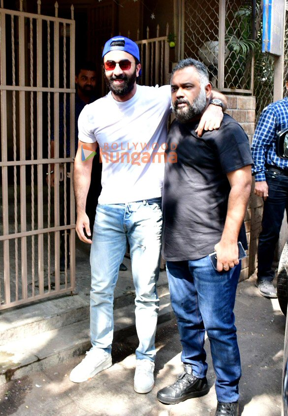 Photos Ranbir Kapoor and Luv Ranjan spotted at dubbing studios in Bandra (5)