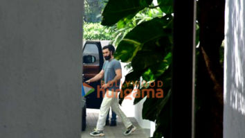 Photos: Ranbir Kapoor spotted at Bandra