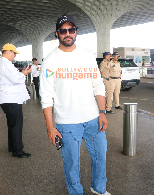 photos ranveer singh ridhima pandit and sharad kelkar snapped at the airport 1