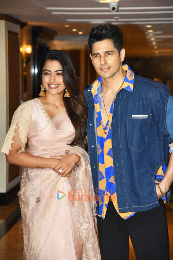 Photos: Rashmika Mandanna, Sidharth Malhotra and others snapped at trailer launch of Mission Majnu Photos: Rashmika Mandanna, Sidharth Malhotra and others snapped at trailer launch of Mission Majnu
