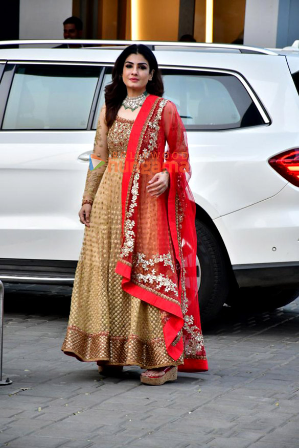 photos raveena tandon snapped at the airport 3 3