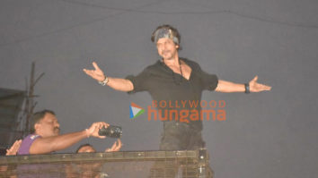Photos: Shah Rukh Khan meets fans outside his residence in Bandra