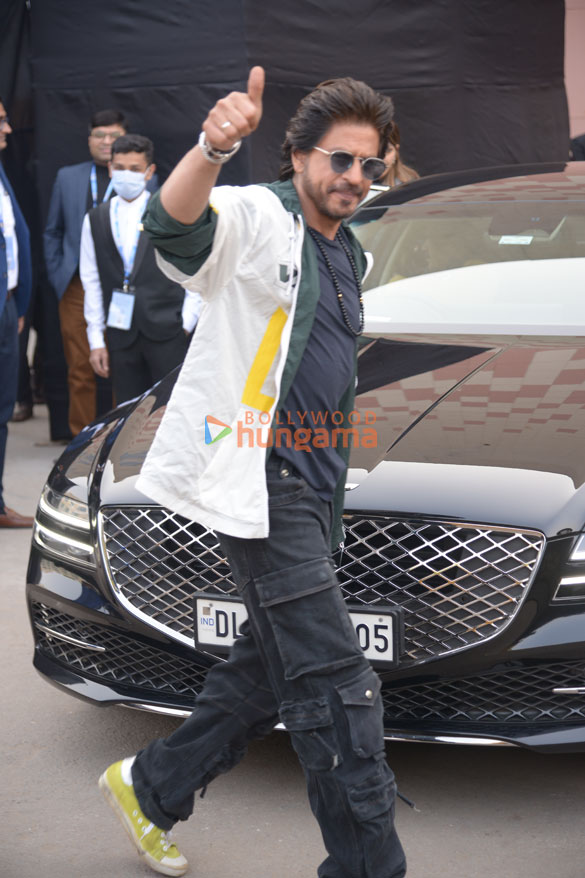 photos shah rukh khan snapped at the launch of the hyundai ioniq5 3