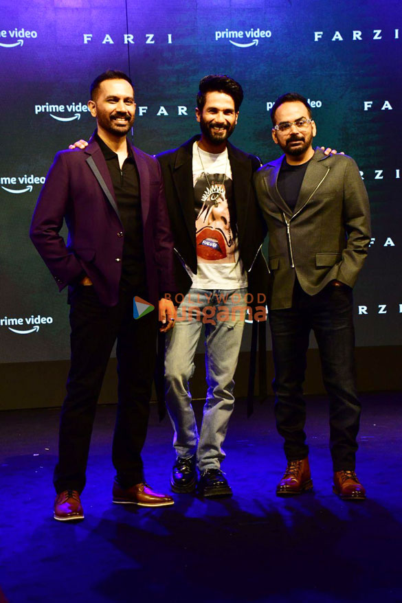 photos shahid kapoor vijay sethupathi and others attend the trailer launch of amazon prime video series farzi more 5