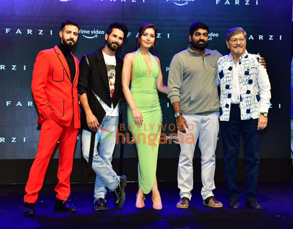 photos shahid kapoor vijay sethupathi and others attend the trailer launch of amazon prime video series farzi more 6
