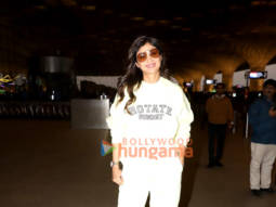 Photos: Shilpa Shetty, Sanjay Dutt and others snapped at the airport