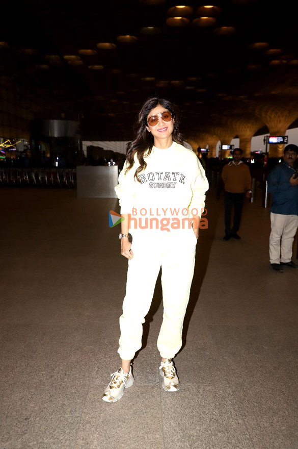 Photos: Shilpa Shetty, Sanjay Dutt and others snapped at the airport