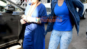Photos Shilpa Shetty snapped with her mom in Juhu
