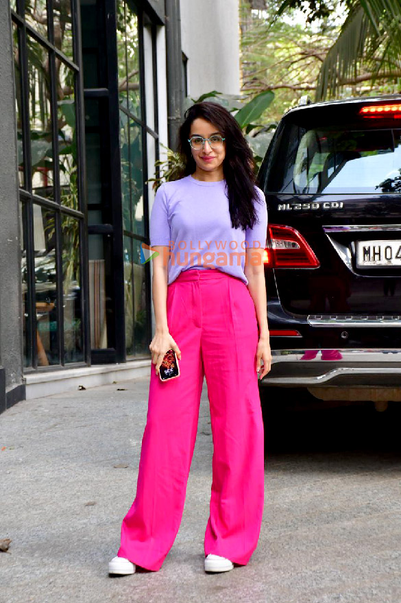 Photos: Shraddha Kapoor snapped at the Maddock office | Parties & Events