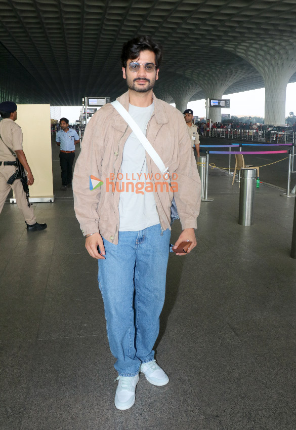photos sidharth malhotra disha patani anil kapoor and others snapped at the airport 3
