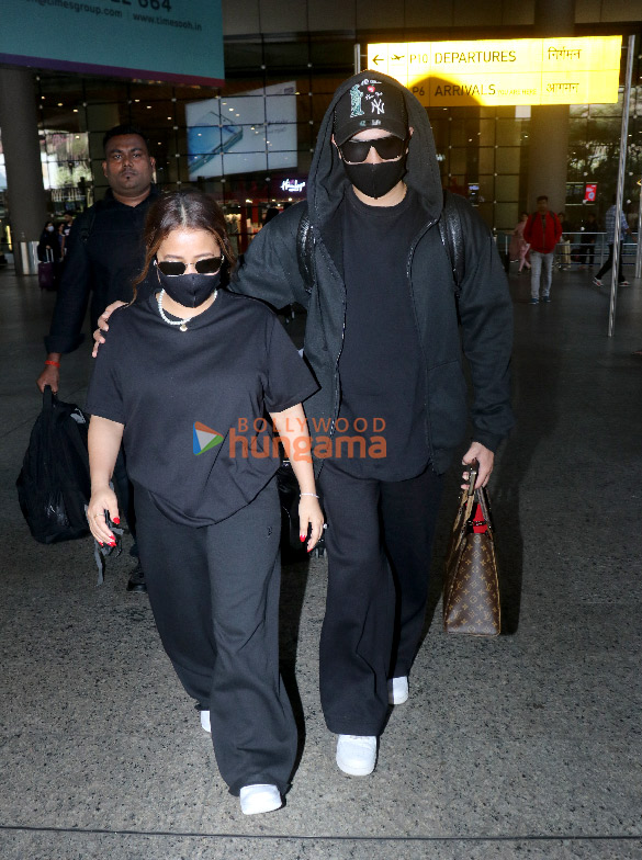 photos sidharth malhotra disha patani anil kapoor and others snapped at the airport 5