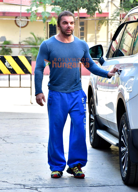 photos sohail khan and neha bhasin spotted at gym in bandra 1