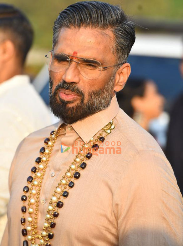 photos suniel shetty and ahan shetty meet media post kl rahul athiya wedding 3
