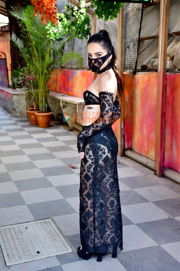 photos uorfi javed snapped in khar 5