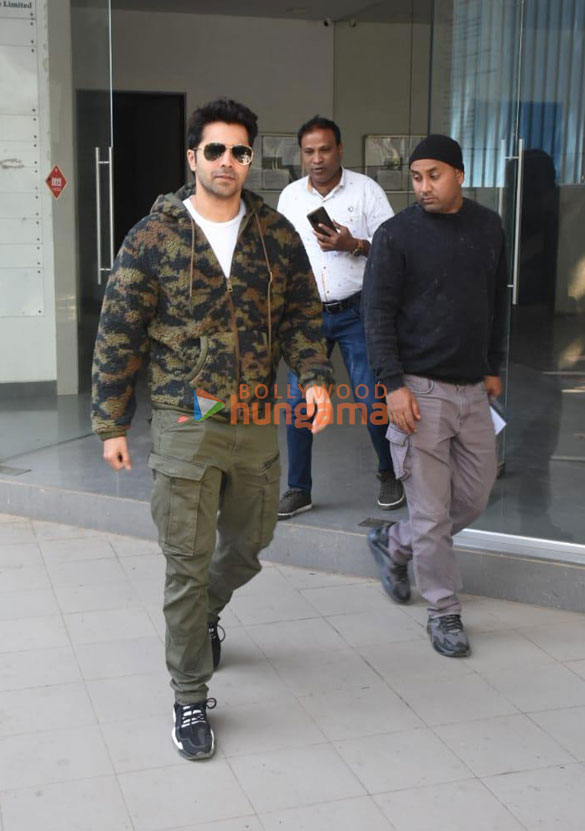 photos varun dhawan snapped in mumbai 3