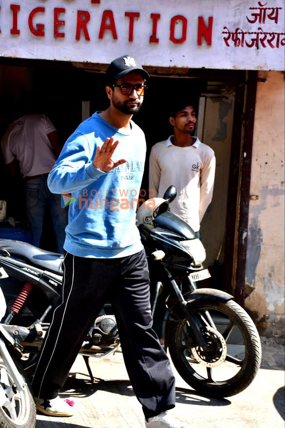 photos vicky kaushal spotted in bandra 4 3