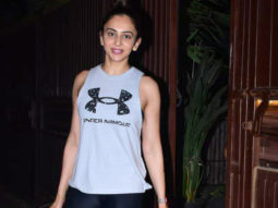 Rakul Preet Singh has a small chit-chat with paps as she gets clicked in the city