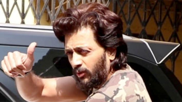 Riteish Deshmukh wishes paps a happy new year as he gets clicked in the city