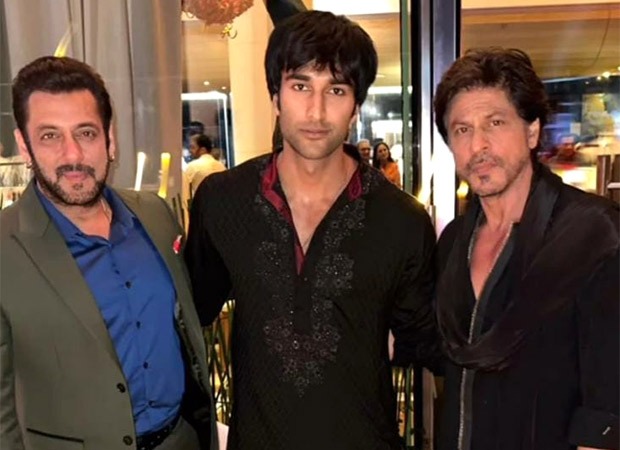 Shah Rukh Khan and Salman Khan strike a pose; Meezaan Jaffery expresses excitement for Pathaan, see photo : Bollywood News