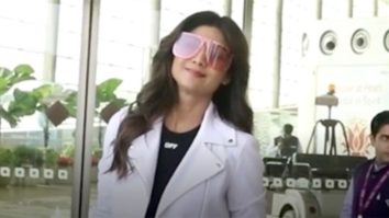 Shilpa Shetty Kundra poses for paps at the airport