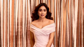 Shriya Saran looks super chic in this beautiful lehenga