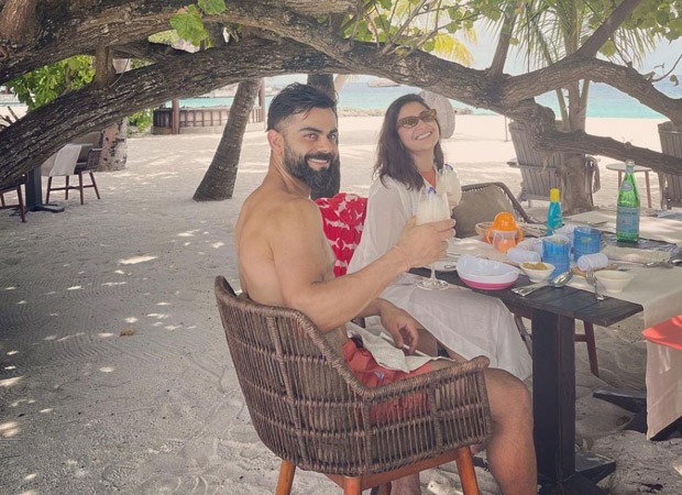 Virat Kohli shares an adorable picture with Anushka Sharma from their beach date : Bollywood News
