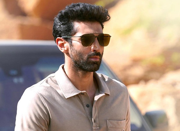 Aditya Roy Kapur plays prank on guests as he turns ‘Night Manager’ at a five-star; watch : Bollywood News