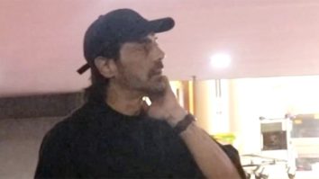 Arjun Rampal gets clicked by paps sporting a black cap