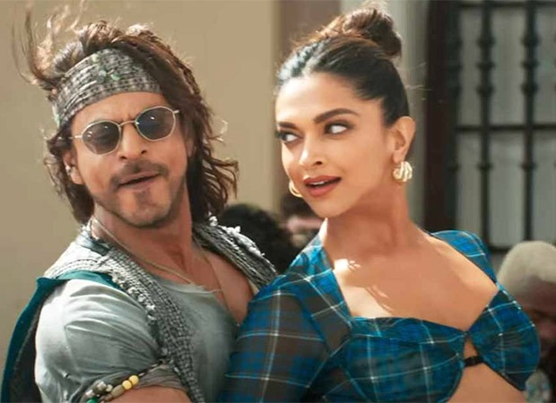 #AskSRK: Shah Rukh Khan responds to Twitter user who asks about real collections of Pathaan: “5000 crores Pyaar. 3000 crore Appreciation. 3250 crores hugs” 