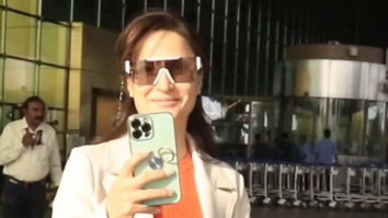 Elli AvrRam gets clicked by paps at the airport