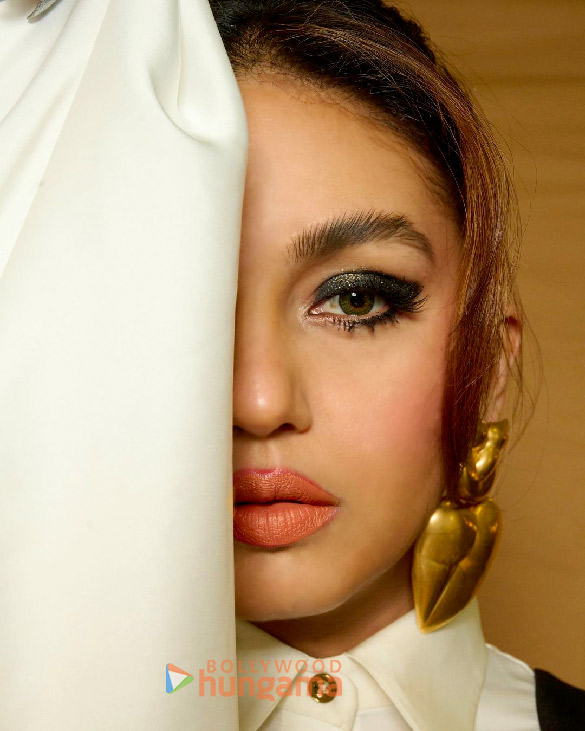 huma qureshi 7 6