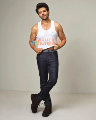 Celeb Photos Of Kartik Aaryan