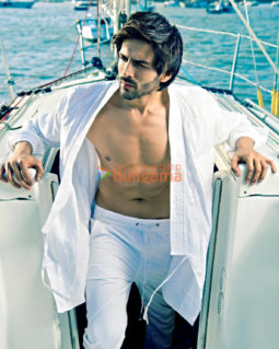 Celeb Photos Of Kartik Aaryan