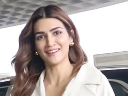 Kriti Sanon gets a musical entry by paps at the airport