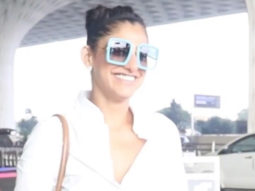 Kubbra Sait’s fun banter with paps at the airport